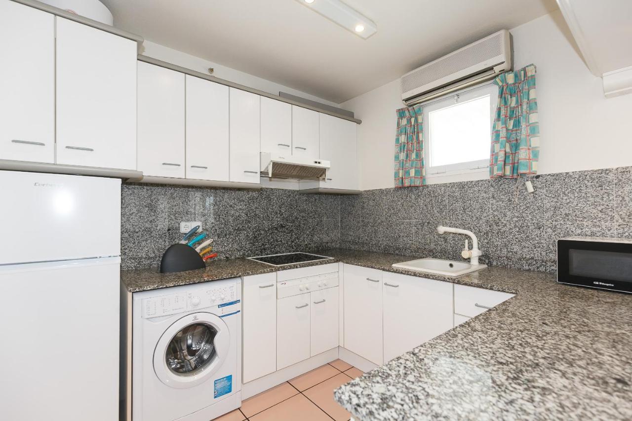 Uhc Center Apartments Salou Bagian luar foto