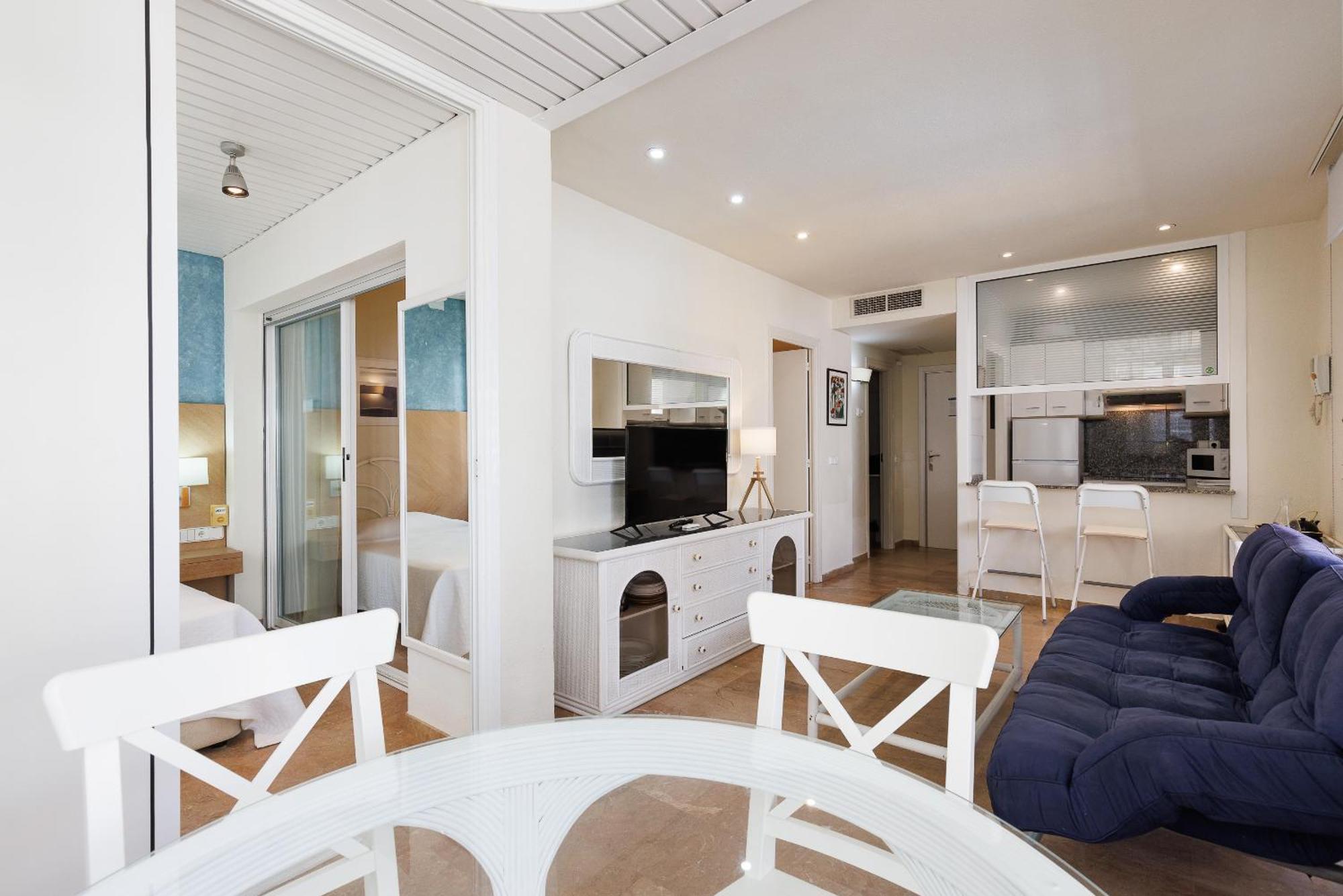 Uhc Center Apartments Salou Bagian luar foto